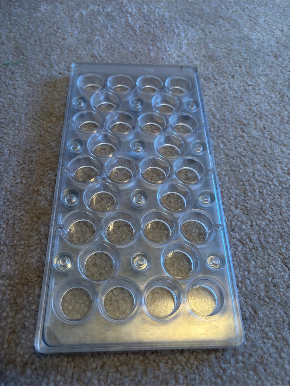 Magnetic polycarbonate truffle mold to use with transfer sheets